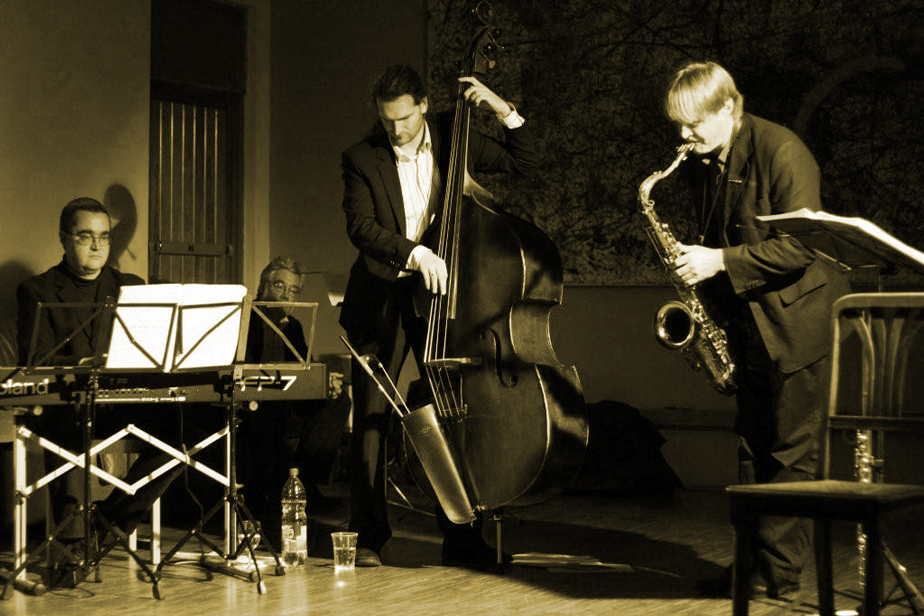 Das Axel Grote Quartett mit Thomas Humm am Klavier, Florian Werther am Kontrabass, Axel Pape am Schlagzeug und Axel Grote (Saxophone) Axel Grote Quartett